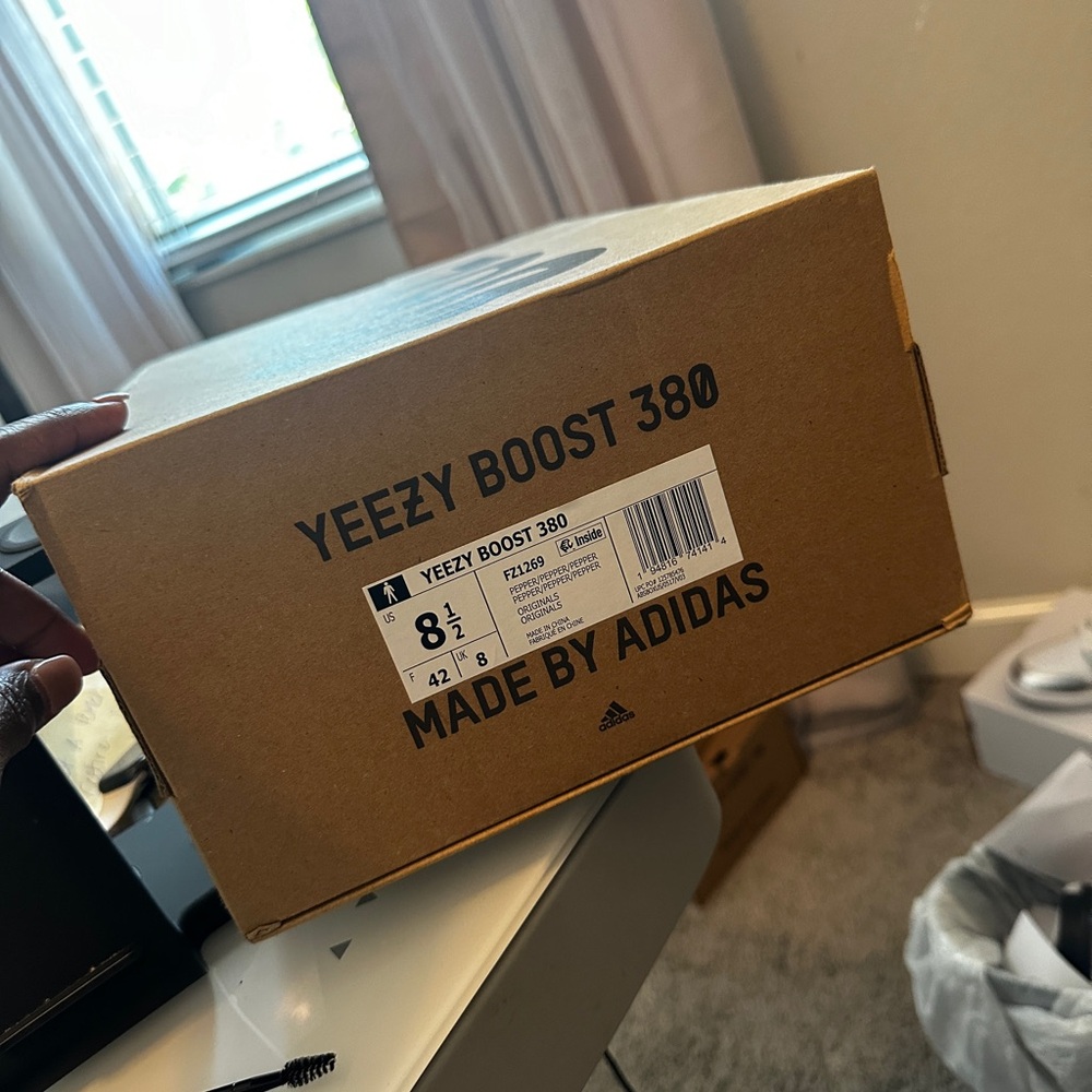 Yezzy Boost 380! Worn 1 time no stains or odors
